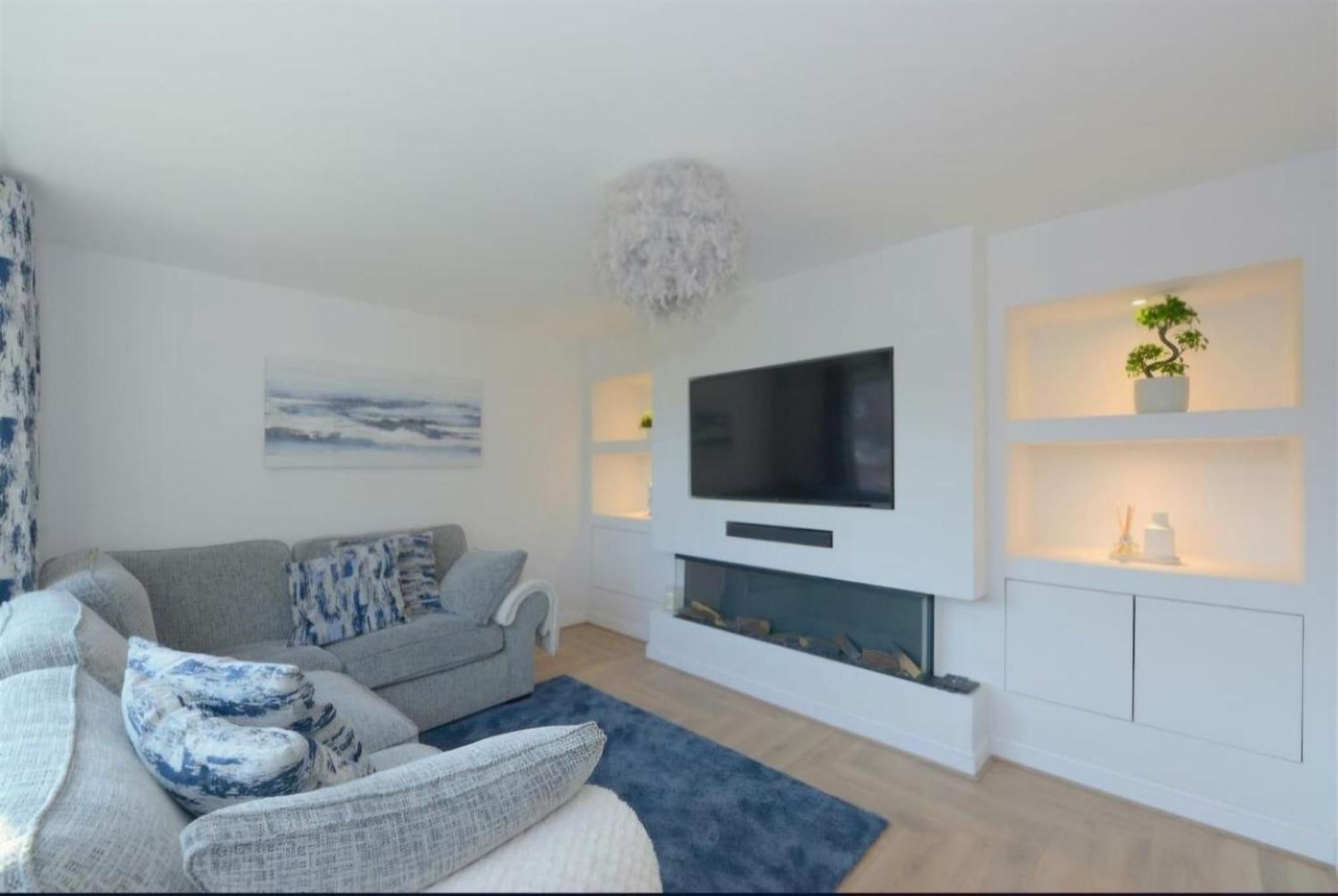Modern 3 Bedroom Property With Free Driveway Parking By Shire Stays 슈루즈버리 외부 사진